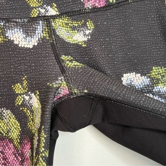 Lululemon  Women's Wunder Under Leggings Multicolor Floral Front Black Back Sz 6 - Picture 5 of 8